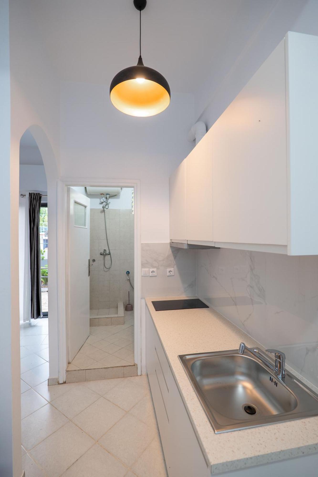 Hoteleks Inn & Suites Sarande Bagian luar foto