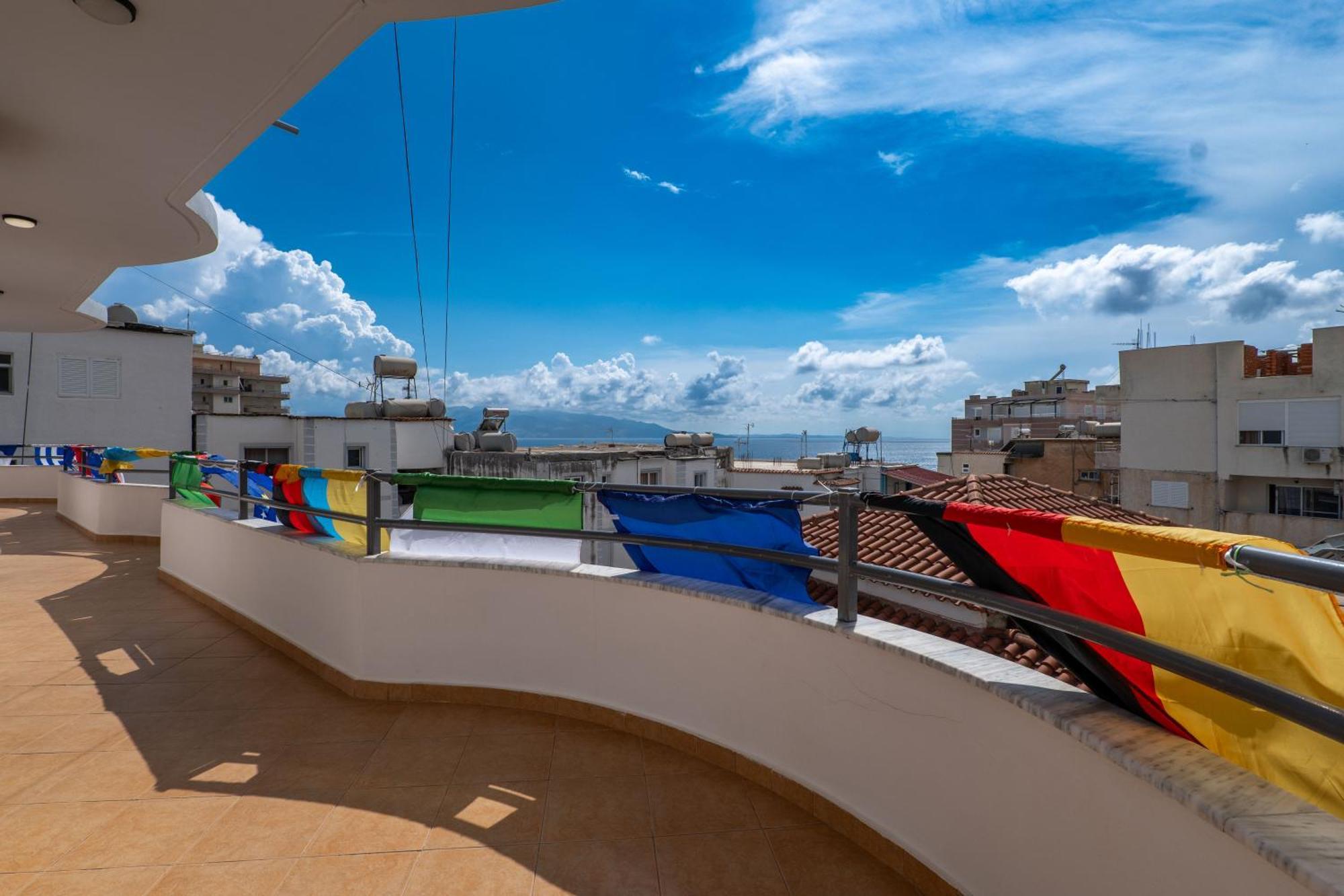 Hoteleks Inn & Suites Sarande Bagian luar foto