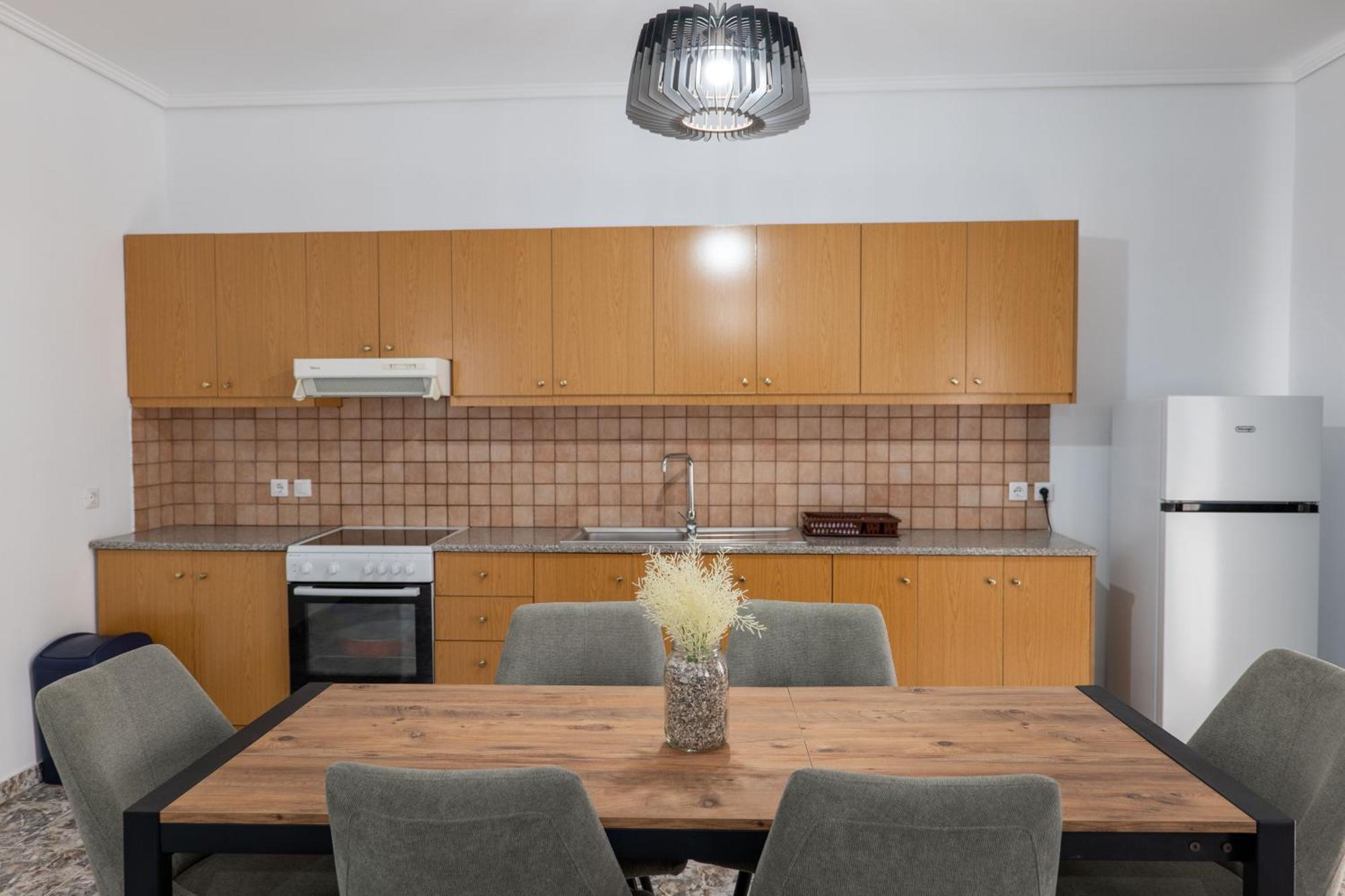 Hoteleks Inn & Suites Sarande Bagian luar foto