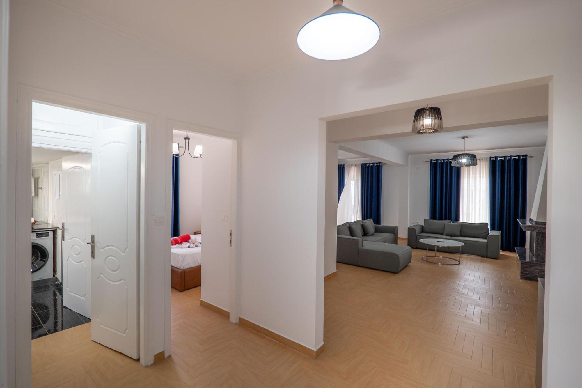 Hoteleks Inn & Suites Sarande Bagian luar foto