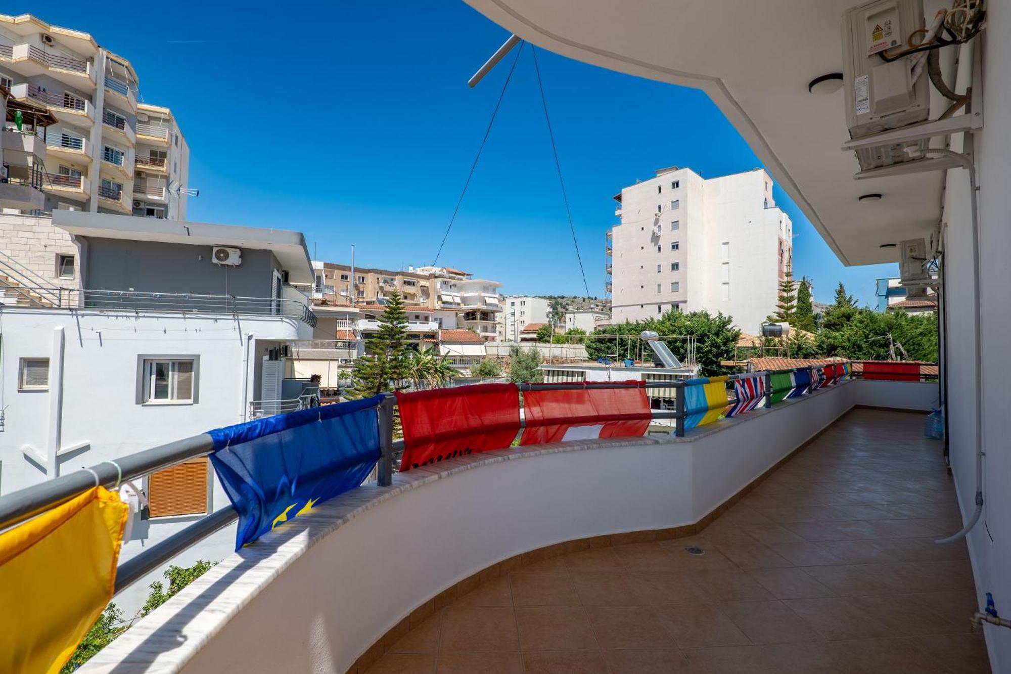Hoteleks Inn & Suites Sarande Bagian luar foto