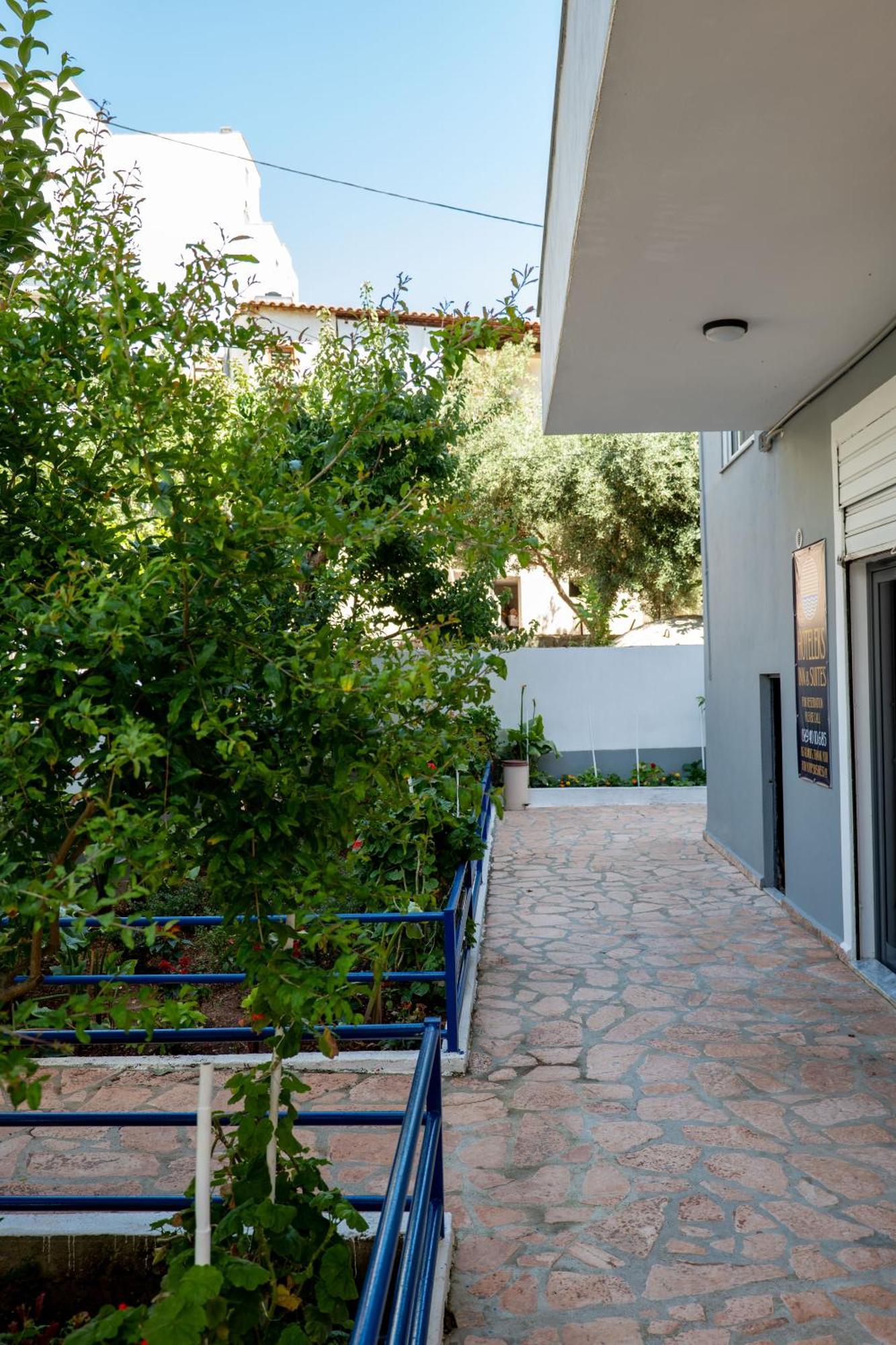 Hoteleks Inn & Suites Sarande Bagian luar foto